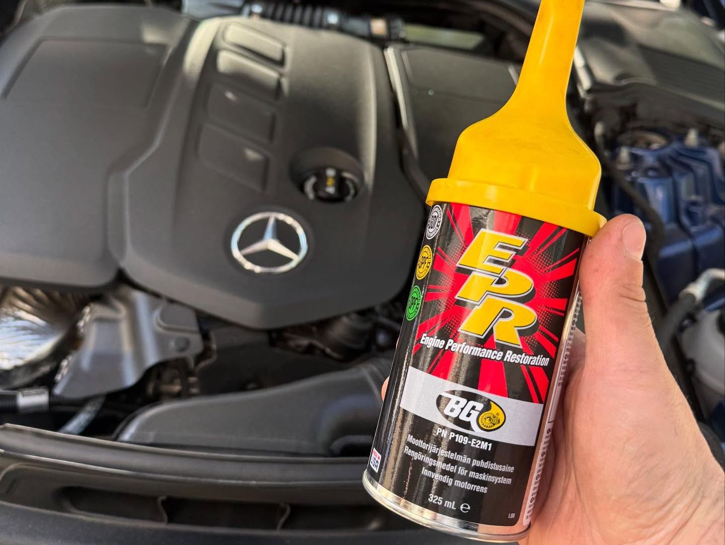 BG engine performance restoration produkt holdes foram mercedes med åpent panser